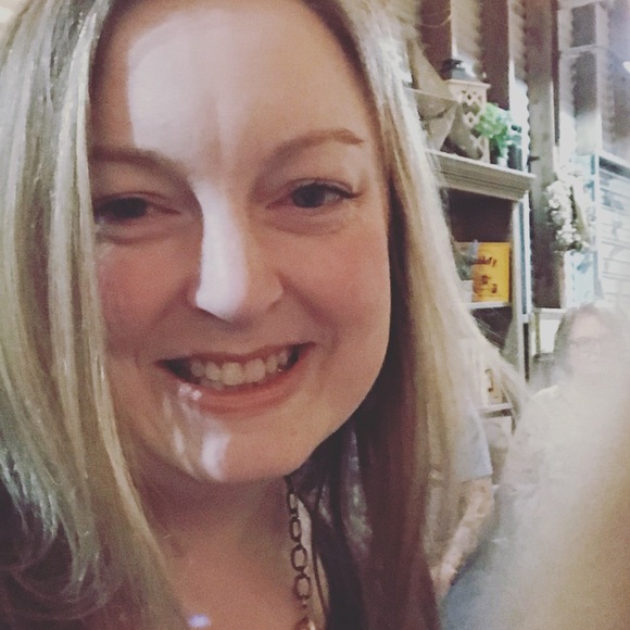 Meet your Posher, Tabitha - Picture 4 of 7